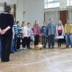 100_4111_posedenie_pri_stromceku.JPG