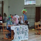 100_4123_posedenie_pri_stromceku.JPG