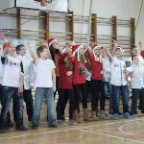 100_4135_posedenie_pri_stromceku.JPG